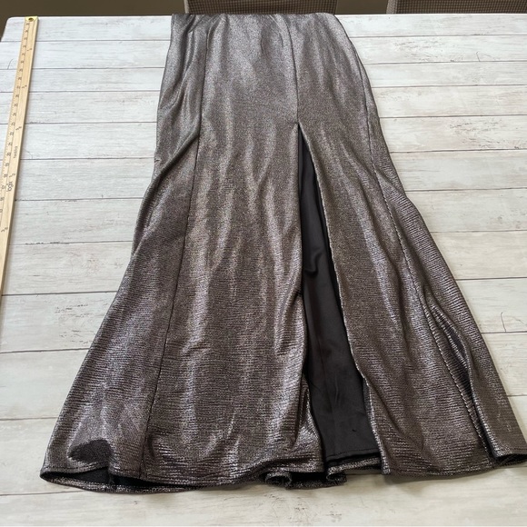 Nightway Petite Off Shoulder Metalic Gown Dress Size 4P - Picture 4 of 12